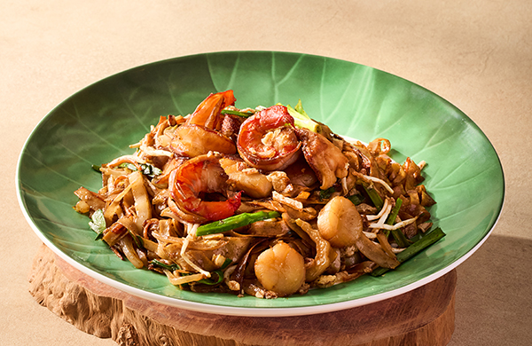 Wok-fried Fuzhou Fish Noodles with Seafood